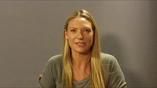 A Few Minutes With... -Fringe- Co-Star Anna Torv - TheFutonCritic.com.flv-00001
