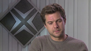 Fringe - Interview with Joshua Jackson - Over There.mp4-00005